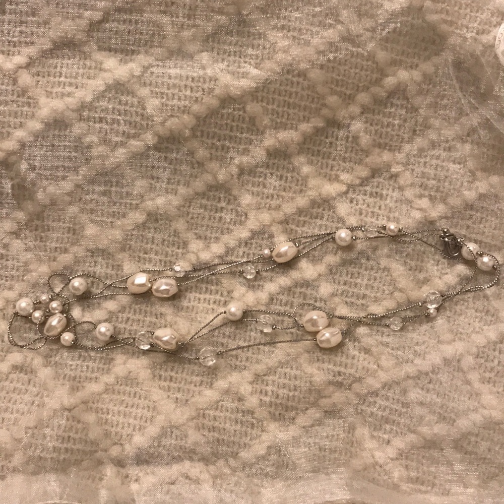 Silver and pearl necklace